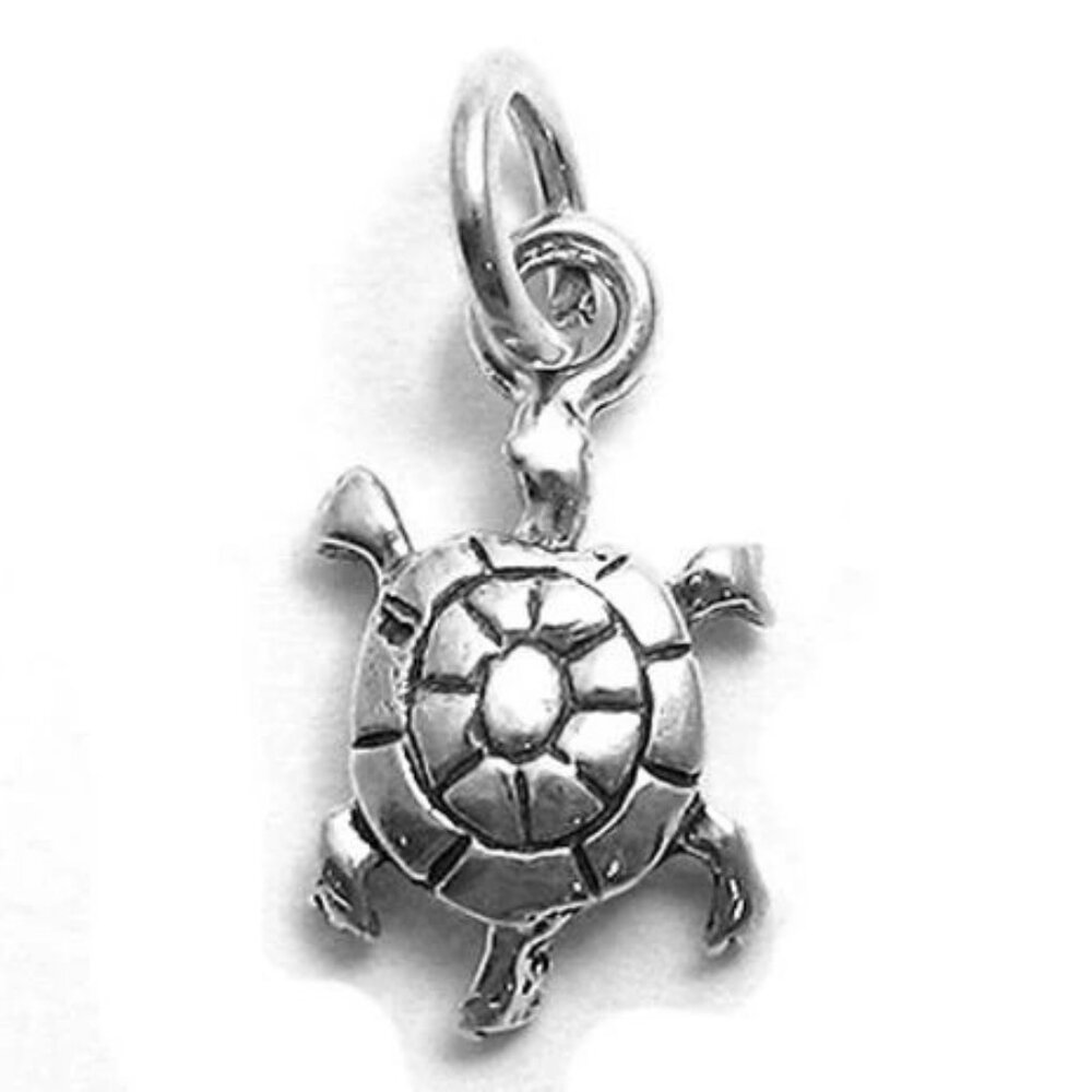 TURTLE CHARM IN STERLING SILVER.